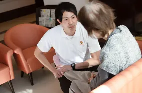 【静岡市葵区】デイサービス／医療業界からのキャリアチェンジ！高齢系施設で働きませんか。